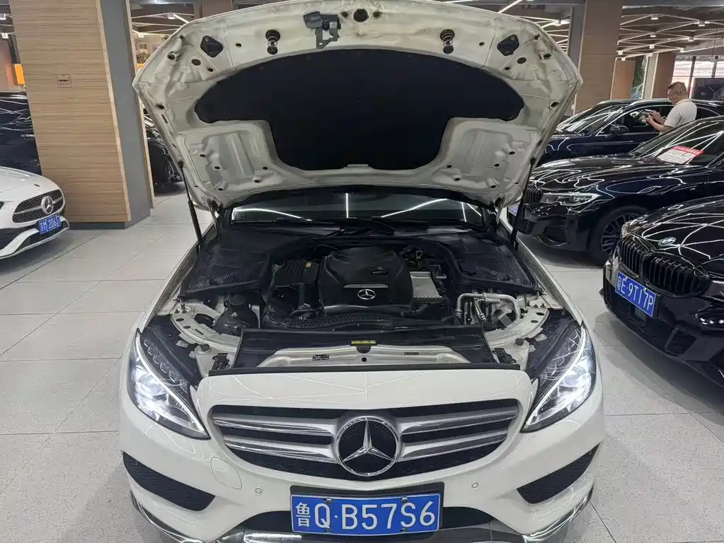 Mercedes-Benz C-Class — миниатюра 11