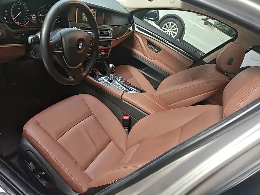 BMW 5 Series — миниатюра 15