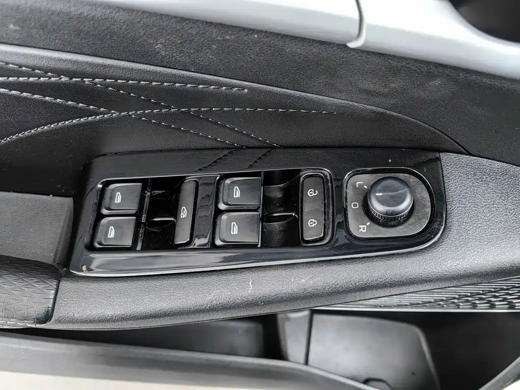 Geely Emgrand — миниатюра 9