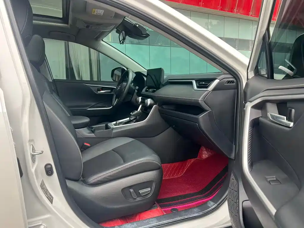 Toyota RAV4 — миниатюра 11