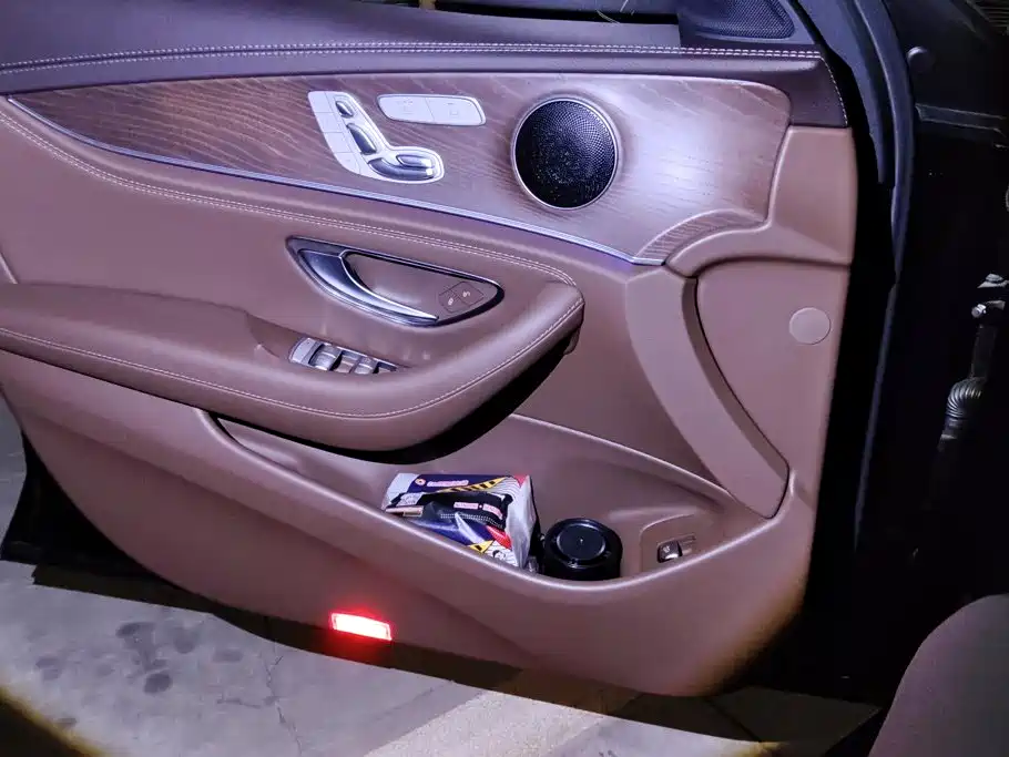 Mercedes-Benz E-Class — миниатюра 7