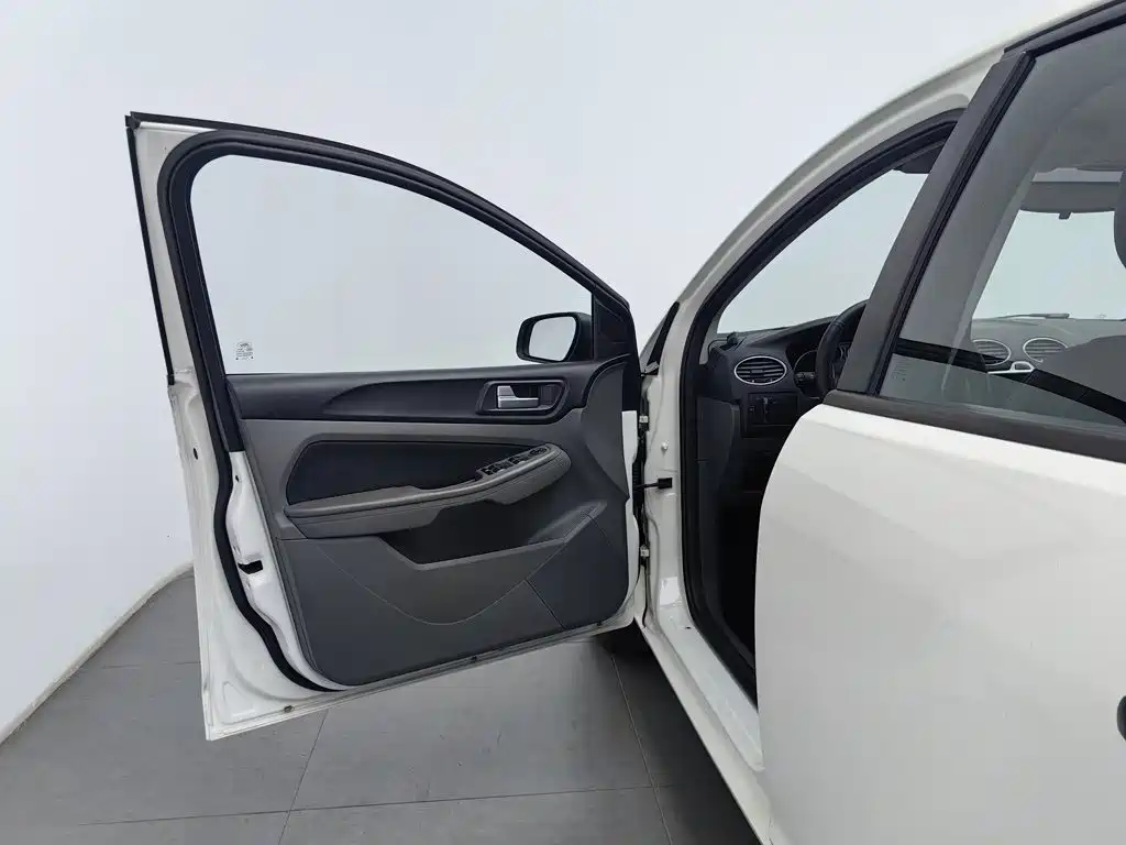 Ford Focus — миниатюра 8