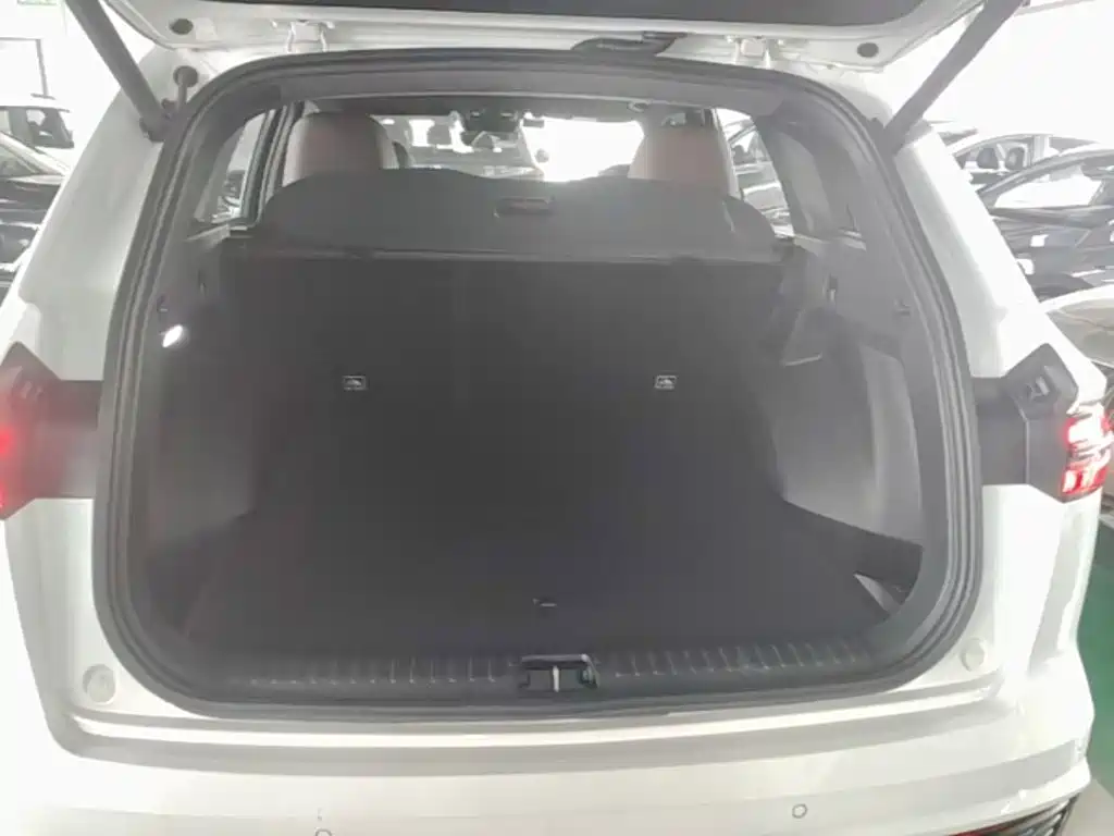 Geely Xingyue L — миниатюра 19