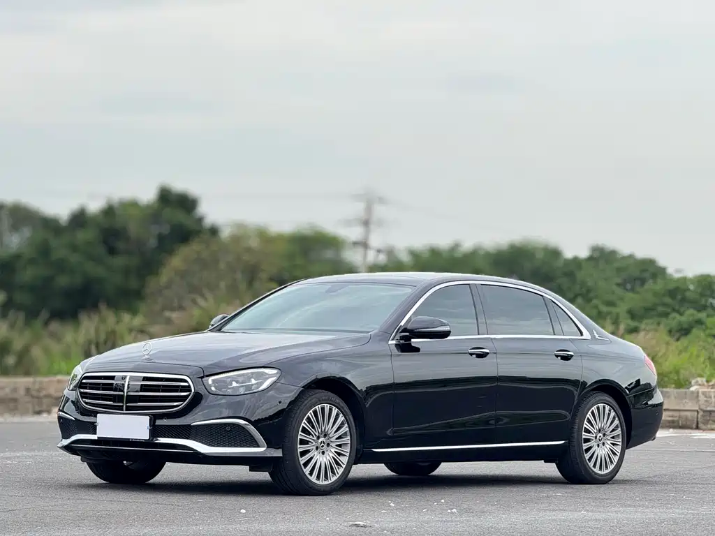 Mercedes-Benz E-Class 2022
