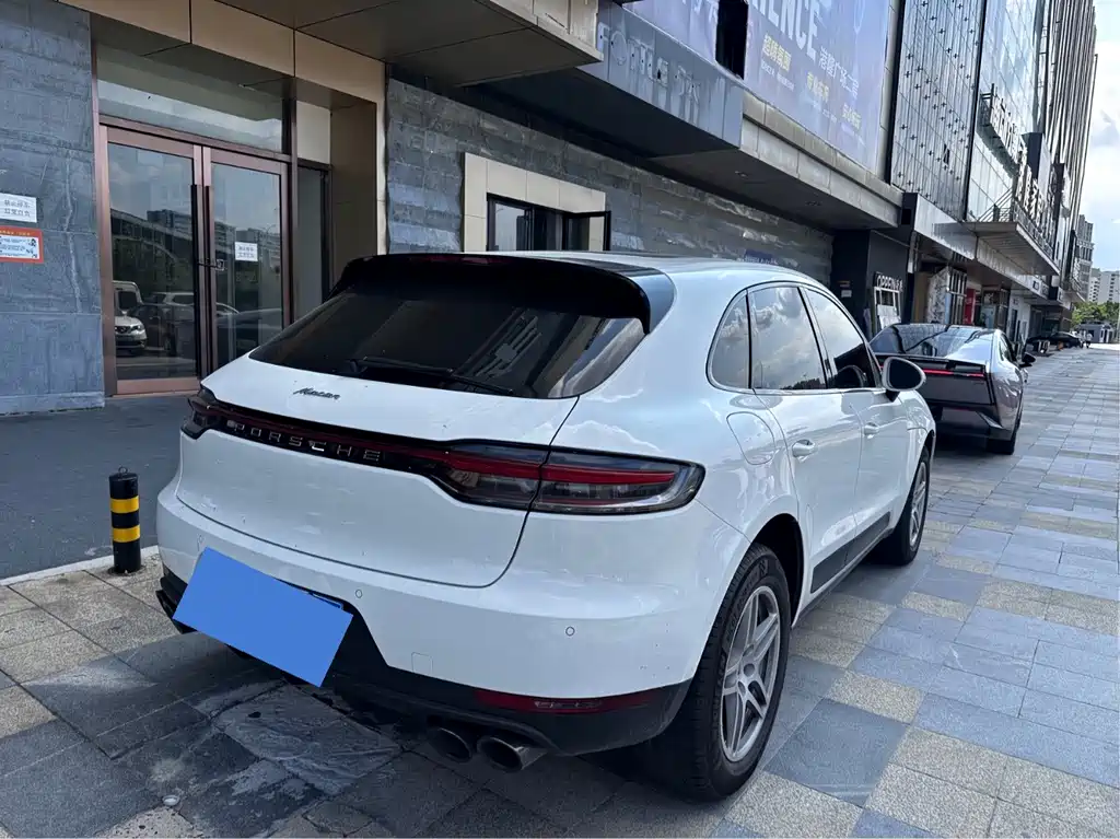 Porsche Macan — миниатюра 13
