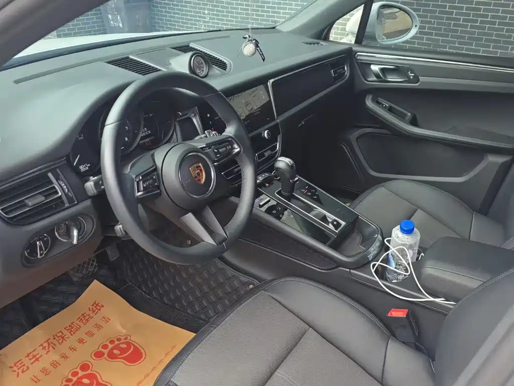 Porsche Macan — миниатюра 2