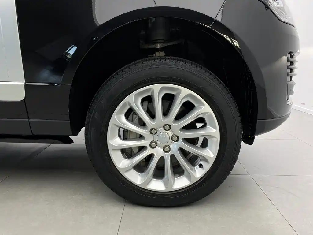 Land Rover Range Rover — миниатюра 8