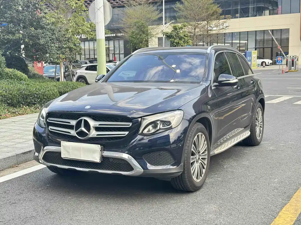 MERCEDES-BENZ GLC