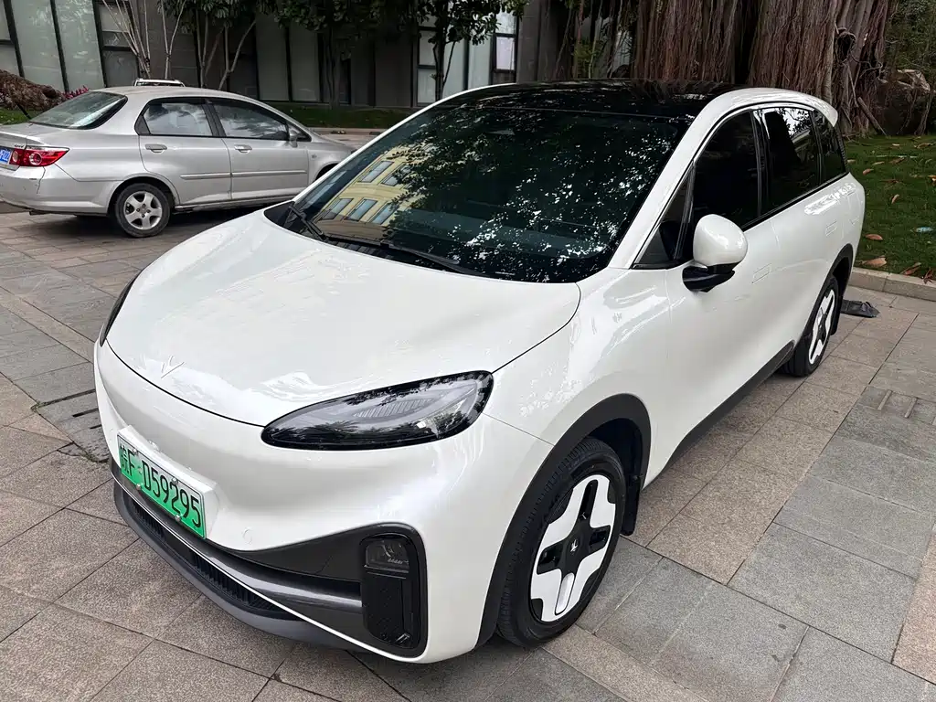 Arcfox S 2024