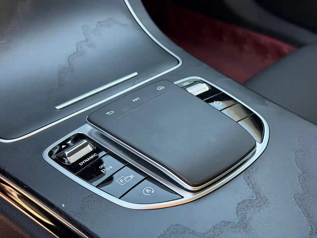 Mercedes-Benz C-Class — миниатюра 14
