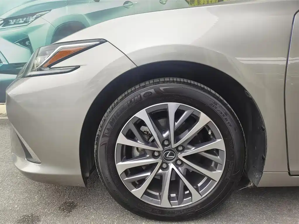 Lexus ES — миниатюра 4