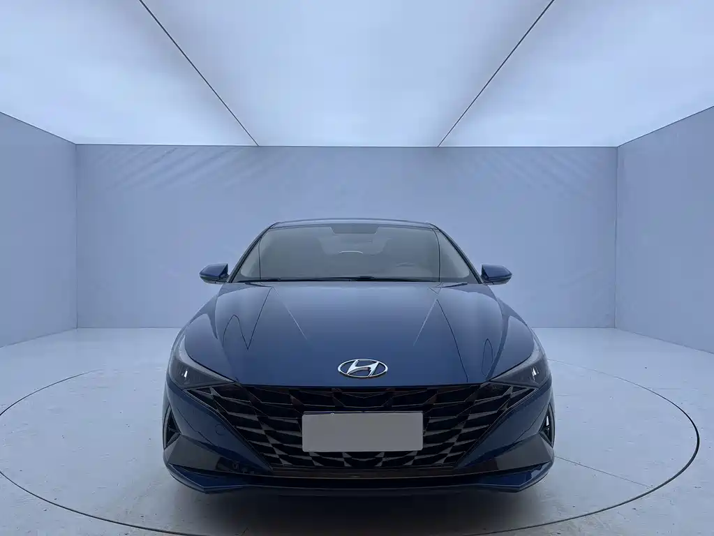 Hyundai Elantra 2022