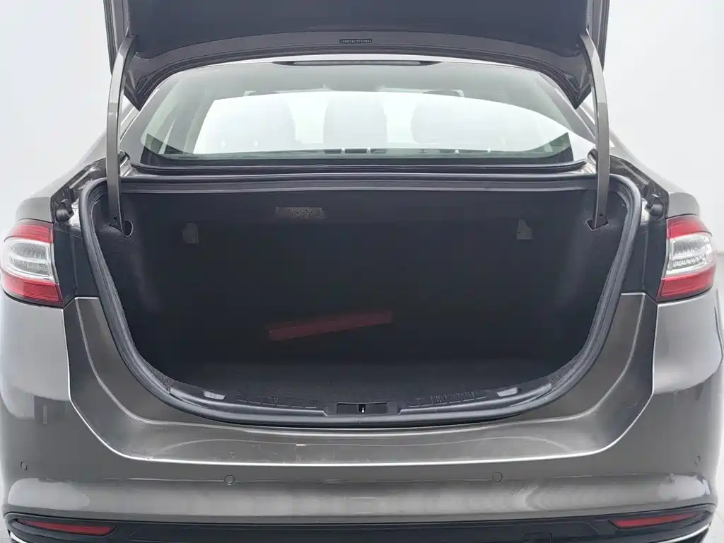 Ford Mondeo — миниатюра 16