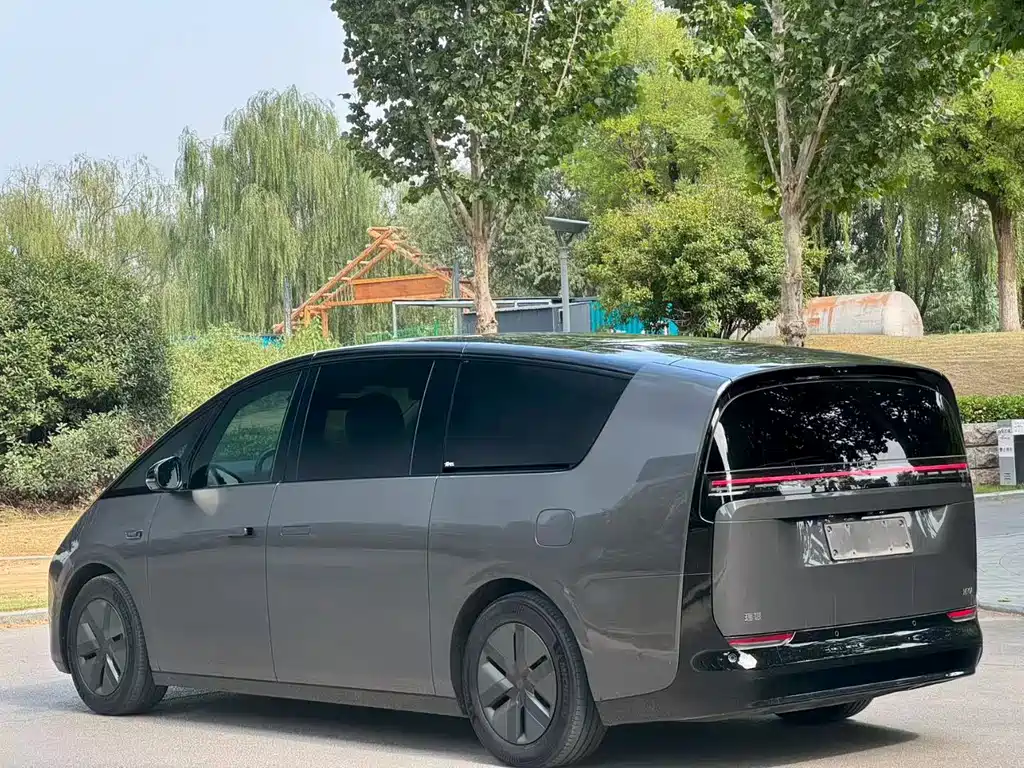 Li Auto Li MEGA — миниатюра 4