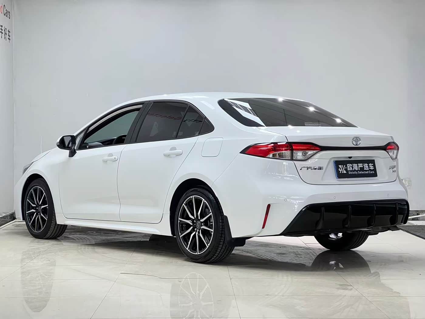 Toyota Levin 1.2 л 2023 г. Белый, пробег 33000 км