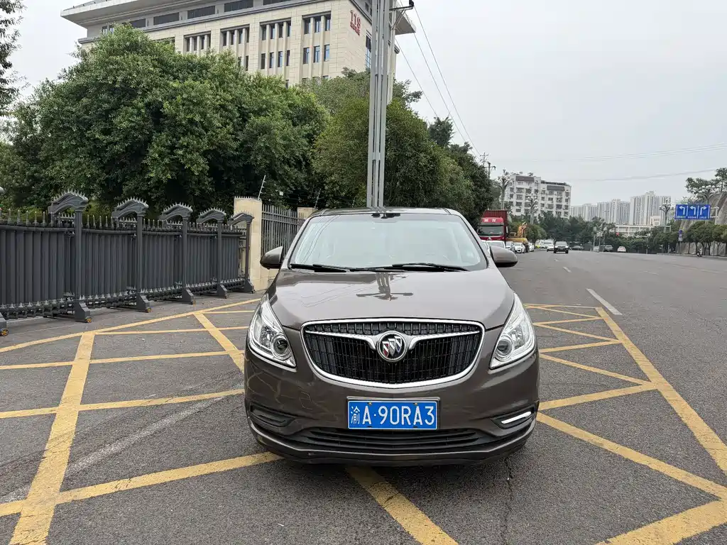 Buick GL8 — миниатюра 2
