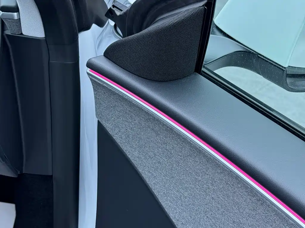 Tesla Model 3 — миниатюра 4
