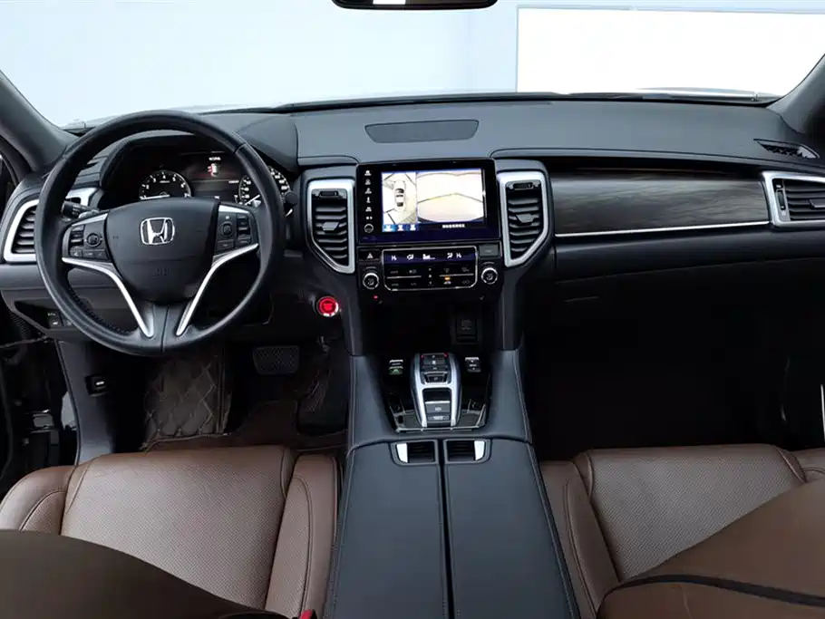 HONDA UR V