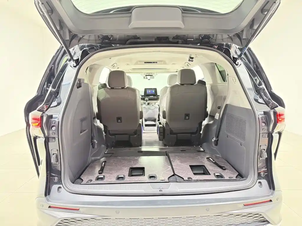 Toyota Granvia — миниатюра 22
