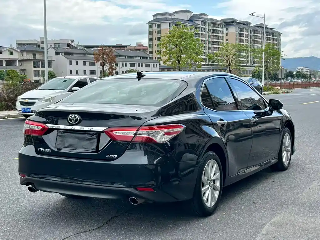 TOYOTA CAMRY