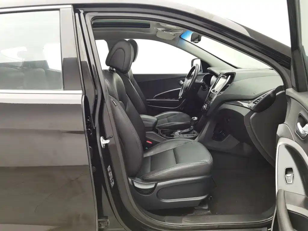 Hyundai Santa Fe — миниатюра 23