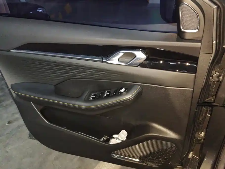 Geely Binyue — миниатюра 7