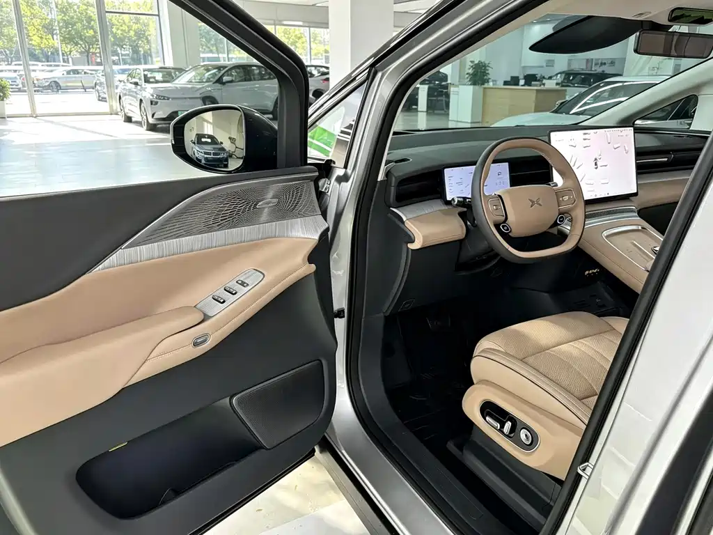 XPeng X9 — миниатюра 7