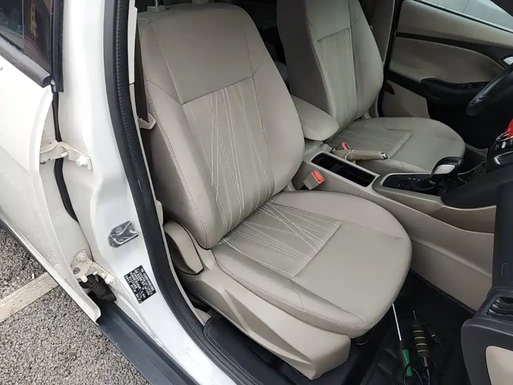 Ford Focus — миниатюра 25