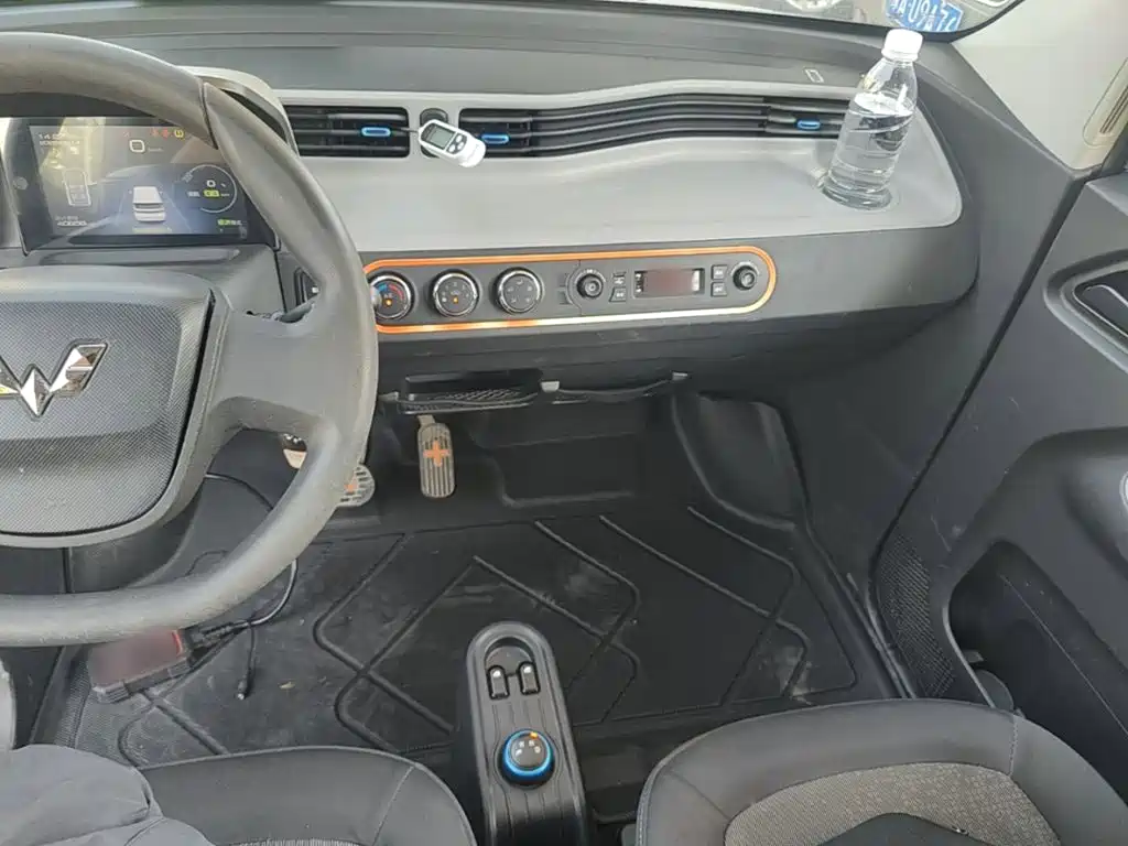 Wuling MINIEV — миниатюра 10