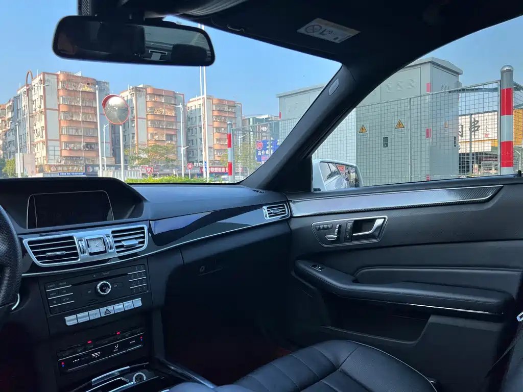Mercedes-Benz E-Class — миниатюра 23