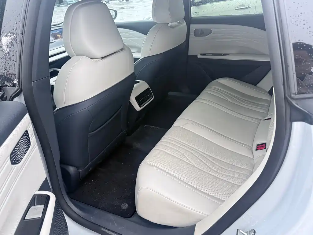 GEELY GALAXY GALAXY E8