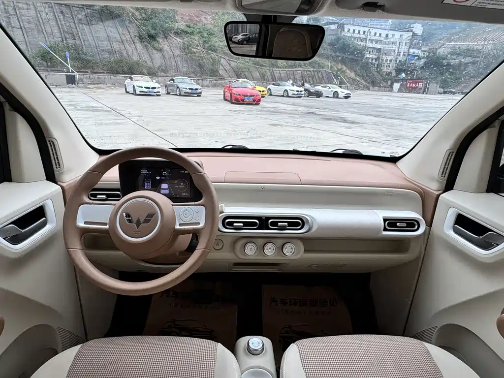 Wuling MINIEV — миниатюра 11