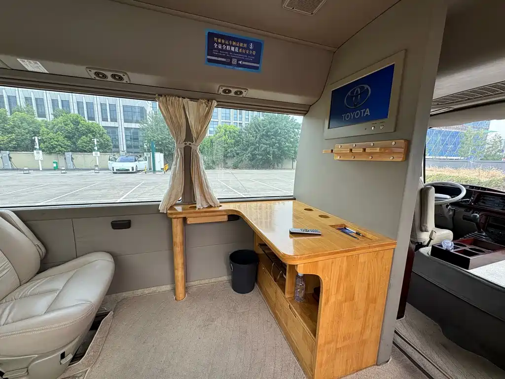 Toyota Coaster — миниатюра 21