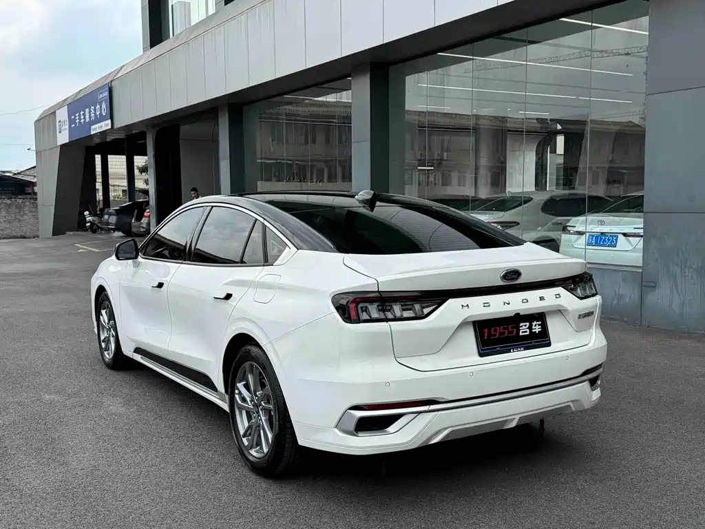 Ford Mondeo — миниатюра 7