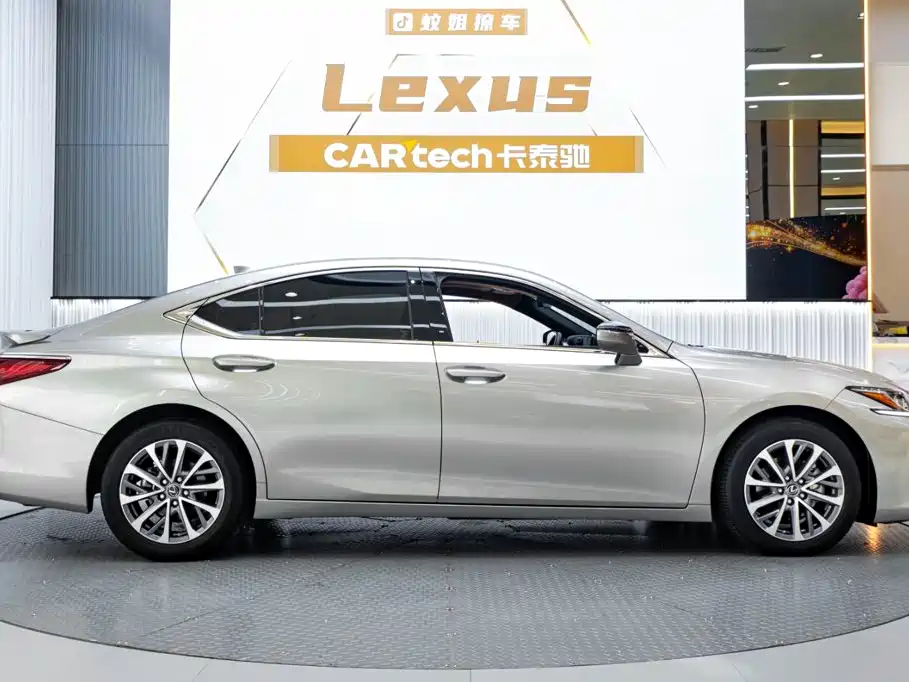 Lexus ES — миниатюра 4