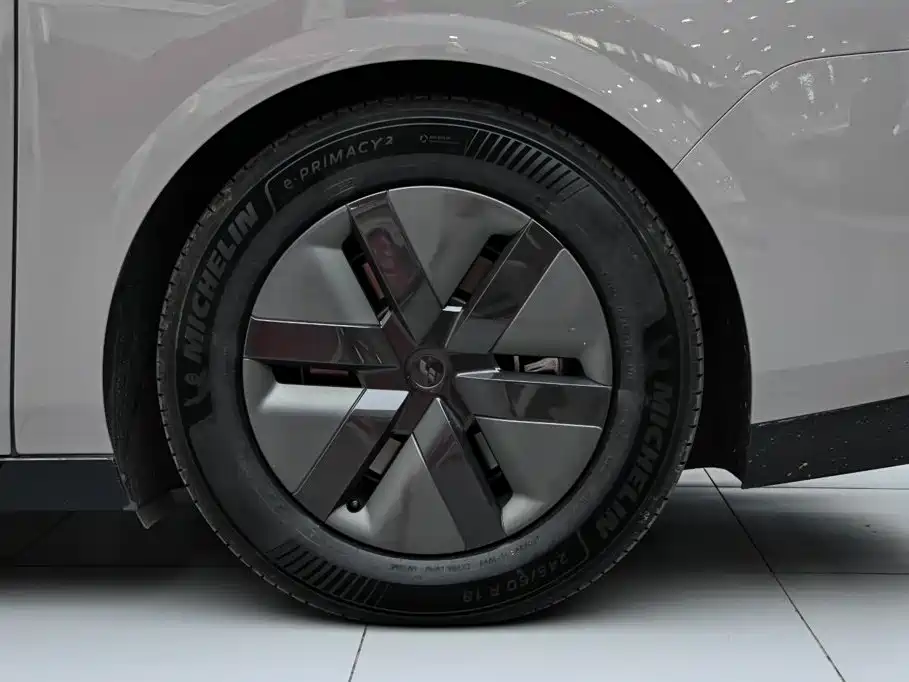 Li Auto Li MEGA — миниатюра 40