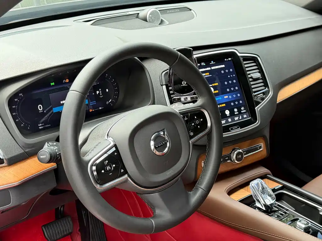 Volvo XC90 — миниатюра 7