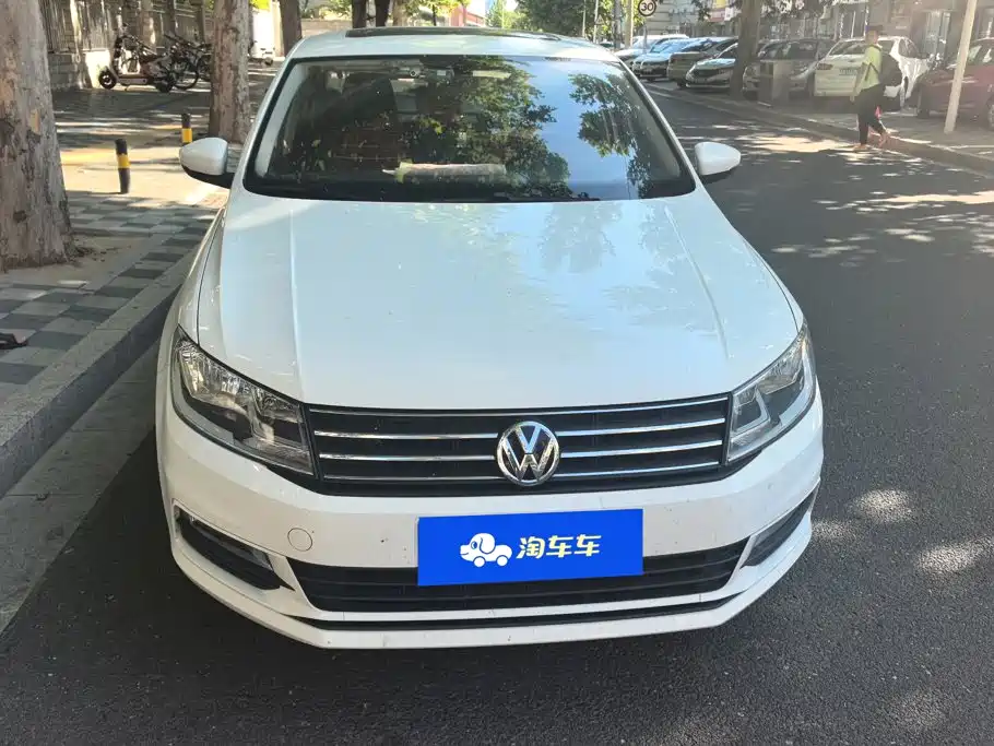Volkswagen Santana — миниатюра 2