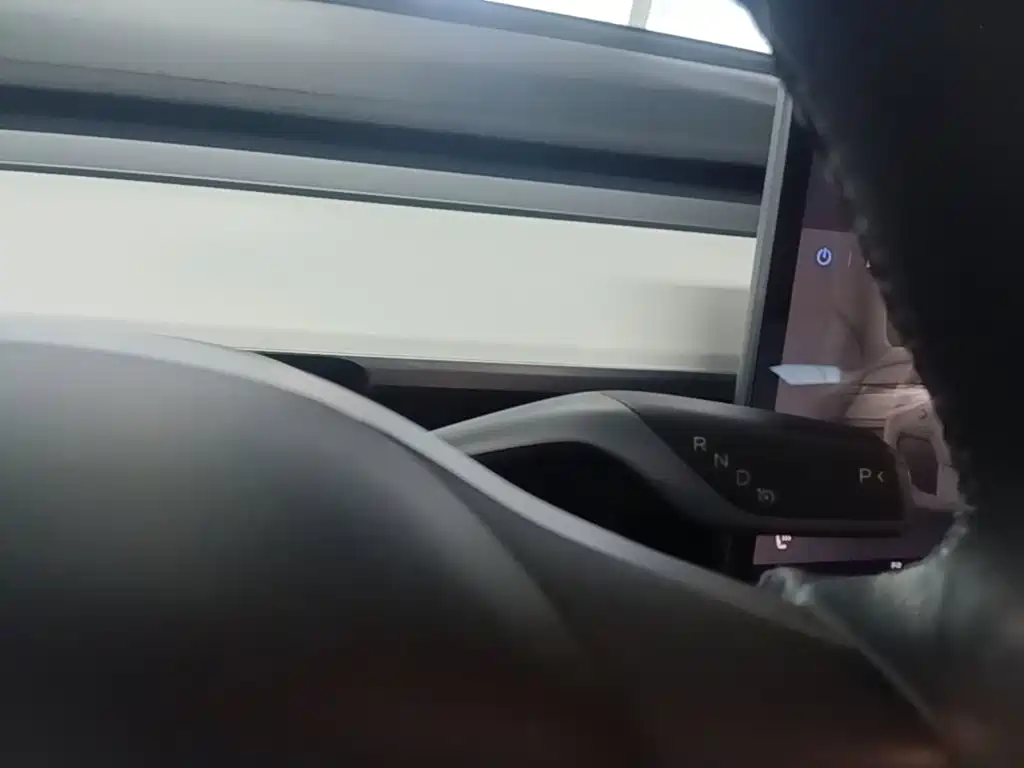 Tesla Model 3 — миниатюра 14