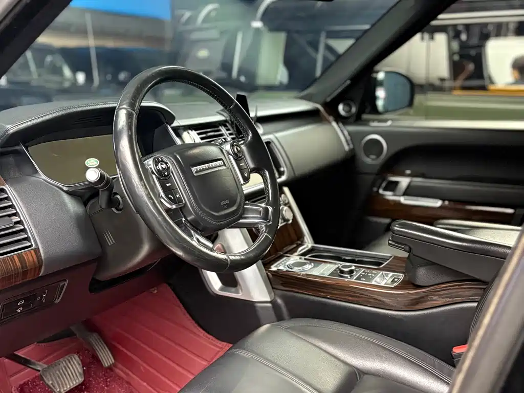 Land Rover Range Rover — миниатюра 4