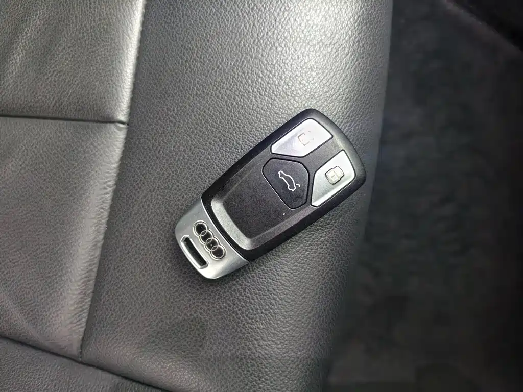Audi A4L — миниатюра 5