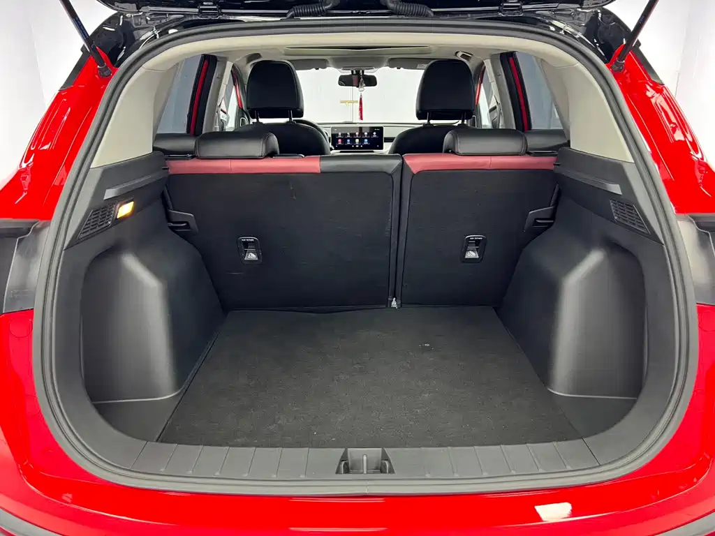 Geely Binyue — миниатюра 15