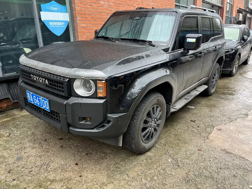 TOYOTA PRADO