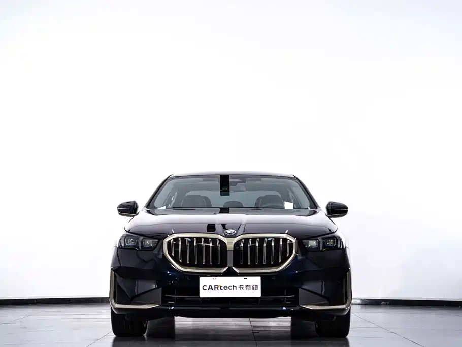 BMW 5 Series — миниатюра 4