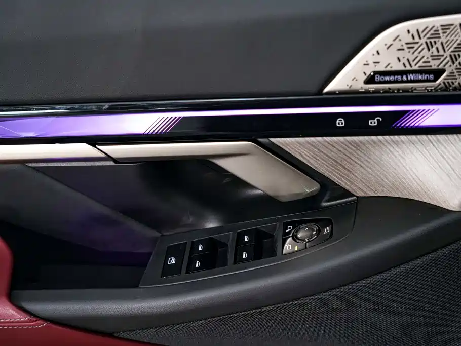 BMW 5 Series — миниатюра 23