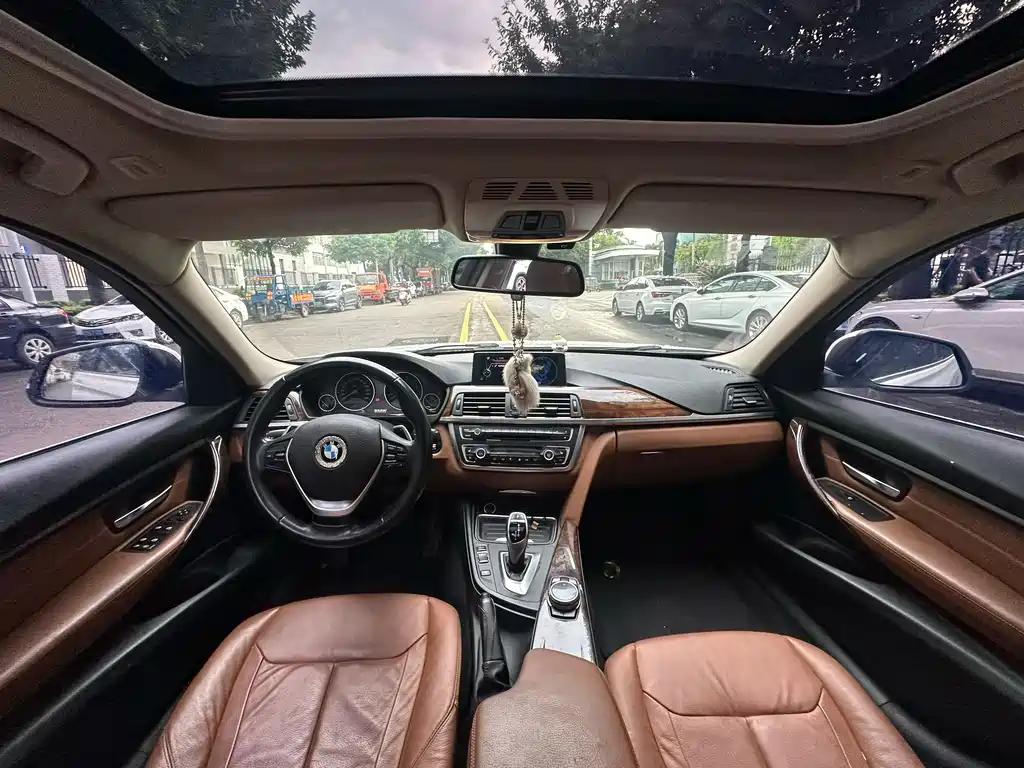 BMW 3 Series — миниатюра 8