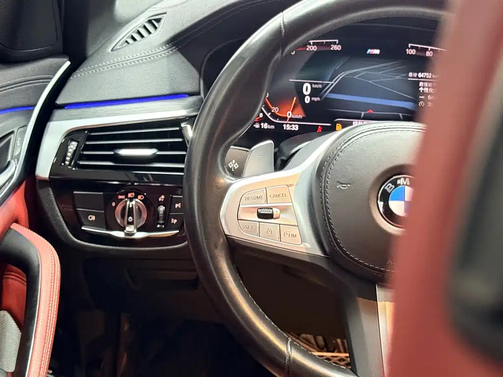 BMW 5 Series — миниатюра 11