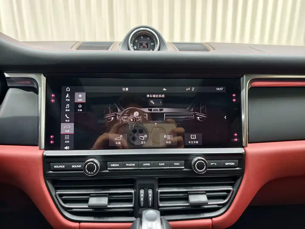 Porsche Macan — миниатюра 29