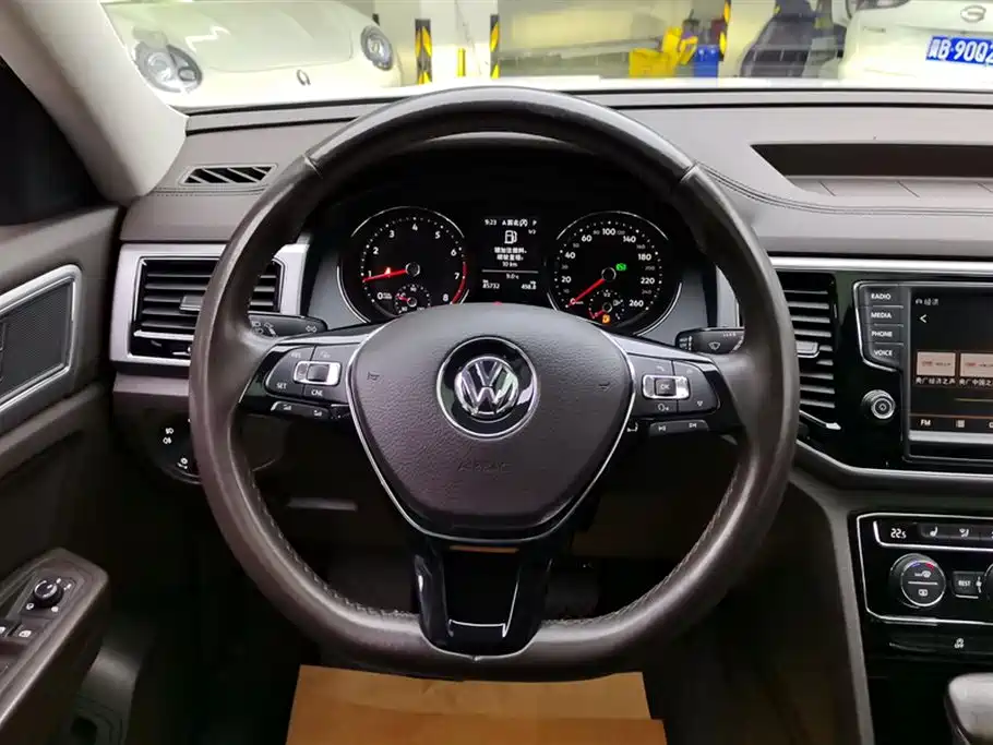 VOLKSWAGEN TOURANG