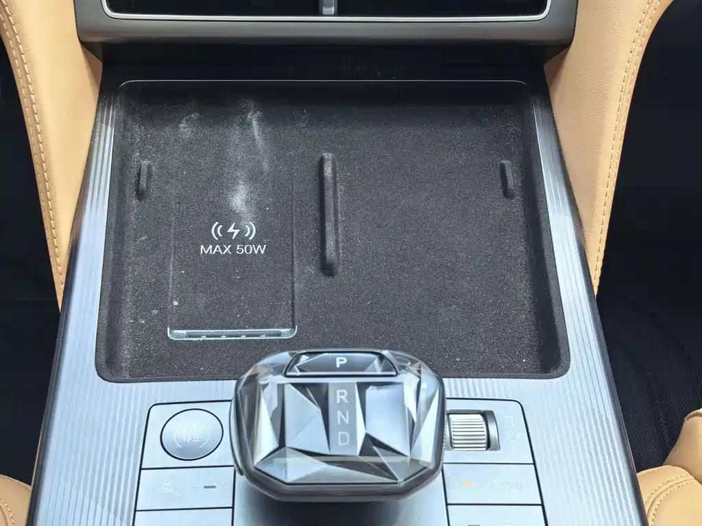 BYD L DM-i — миниатюра 16